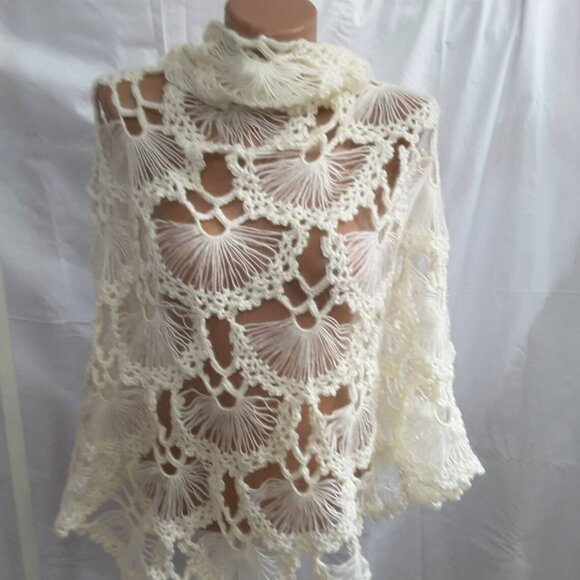 Handmade Crochet Lace Shawl Ivory Wrap - Picture 1 of 6